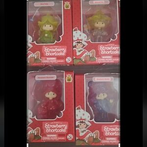 Strawberry Shortcake and Blueberry Muffin Figurines